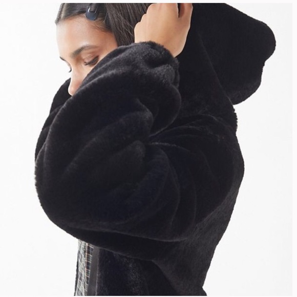 UO FAUX FUR JACKET - Picture 3 of 4